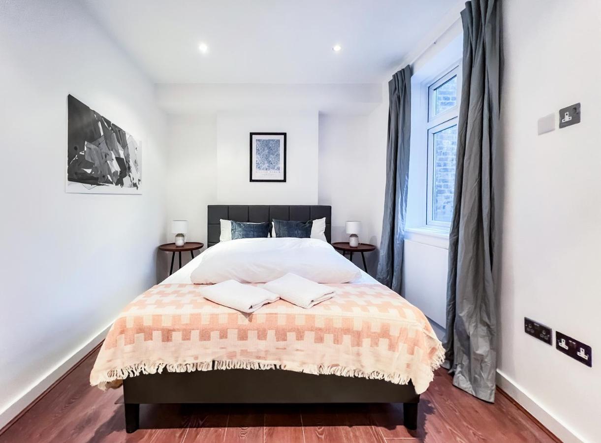 Prime Location Camden Luxury Sleeps 6 Apartment London